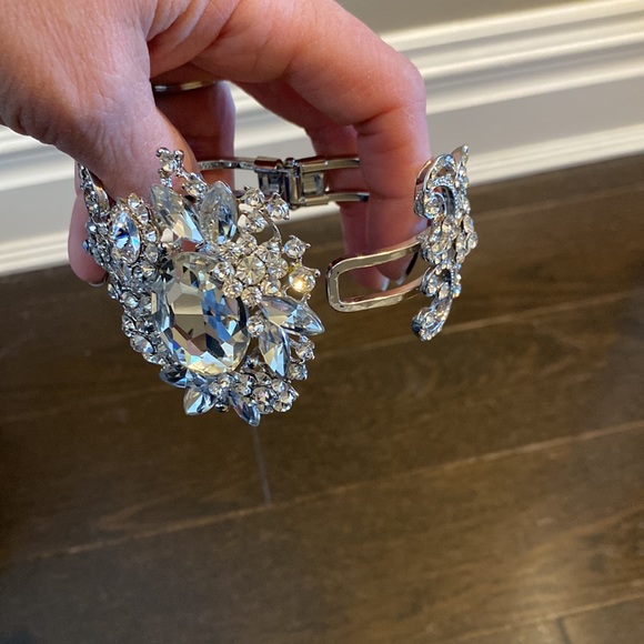 Gorgeous cuff bracelet never worn - Picture 5 of 5